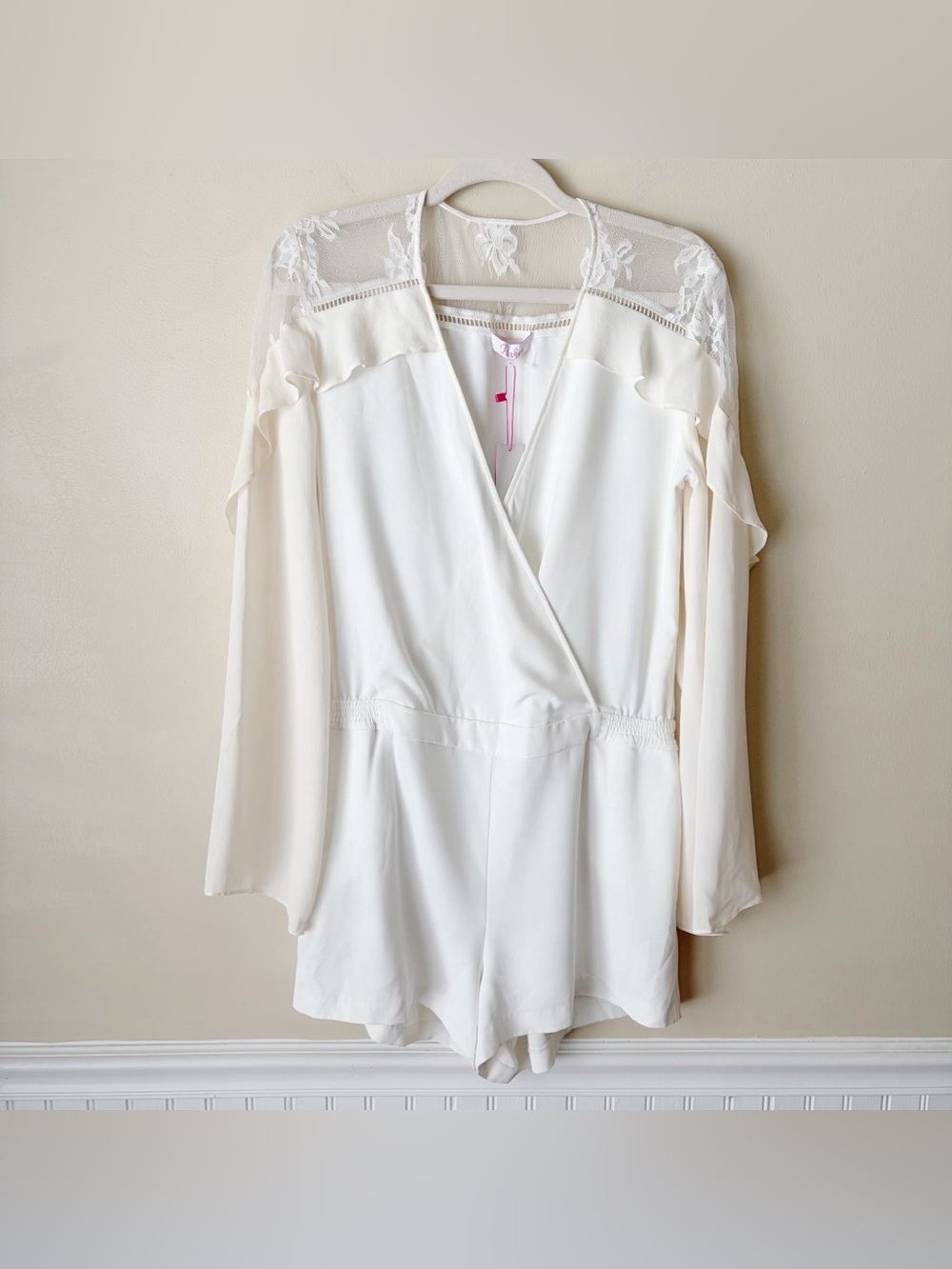 Parker | Lace Shoulder Long Sleeve Romper Ruffles Surplice V-neck Ivory Large - Picture 2 of 11